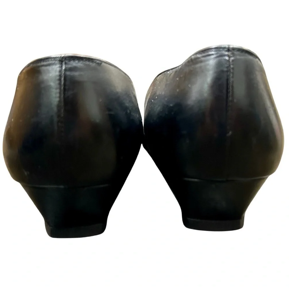 Salvatore Ferragamo Black Leather Low Heel Pumps – Size 8C - Picture 3 of 10